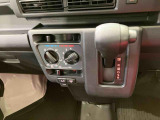 納車前にはプロのメカニックが、各部の点検を行います。ディーラーにしか出来ない品質、そしてサービスできっと満足していただけると思います!