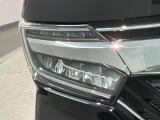 LEDヘッドライトは、点灯の瞬間から最大光量を発揮し、突然暗くなるトンネルなどでの安定感を高めます。