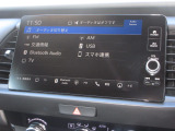 ナビゲーションはホンダコネクトディスプレイを装着しております。AM、FM、Bluetooth、フルセグTVがご使用いただけます。初めて訪れた場所でも道に迷わず安心ですね!