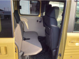 展示車になる工程で室内クリーニングをさせて頂き皆様に安心して触っていただけるよう展示させて頂いております。内外装で気になる点など御座いましたら詳細を写真などでご案内できますのでご遠慮なくお尋ね下さい。