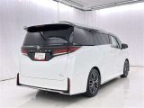 広々とした車内空間に優れた燃費性能。