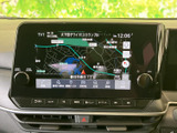 高精細な地図画面が、目的地までのナビゲーションをサポートします。運転に集中でき、安全なドライブをサポート。快適な移動を実現します。