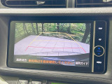 【バックカメラ】駐車時に後方がリアルタイム映像で確認できます。大型商業施設や立体駐車場での駐車時や、夜間のバック時に大活躍!運転スキルに関わらず、今や必須となった装備のひとつです!