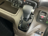 発進時から滑らかに加速する無段階変速のCVTはストップ&ゴーの多い街の中も快適です