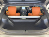 普段のお買い物や通勤、送迎等に十分な荷室スペースを確保しております。セカンドシートを倒すと、大きな荷物の積載も可能です♪