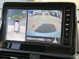 アラウンドビューモニターです!上空から貴方のお車をモニタニングしている様に車両の周りの安全確認が出来ます!