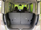 積み下ろしのしやすいデッキにはたっぷりと荷物を積み込んでいただけます。遊びから仕事まで、様々なシーンで頼れます♪
