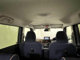 車内は明るくて見通しが良く、初めての方でも運転しやすい印象です。