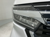 LEDヘッドライトは、点灯の瞬間から最大光量を発揮し、突然暗くなるトンネルなどでの安定感を高めます。
