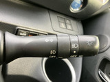操作しやすいウインカーレバーは、スムーズな車線変更をサポートします。安全運転に欠かせない機能です。