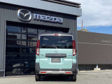大きく開くリヤゲートは、荷物の積み下ろしに大変便利です。また、リヤガラス(運転席より後ろ側)は、外部から室内が見え難いプライベートガラス仕様になっています