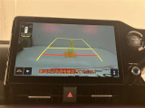 【バックカメラ】あると便利なバックカメラ装備!駐車時に後方がリアルタイム映像で確認できます。立体駐車場や夜間の車庫入れ時に大活躍!運転スキルに関わらず、今や必須となった装備ですね♪