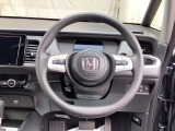 ステアリングスイッチでオーディオ各種操作が可能で、運転に集中できます。安心・安全・快適なドライブをお楽しみいただけます。