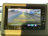 画質もキレイなバックモニター!車庫入れが苦手な方も運転が好きになるはず♪