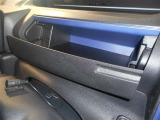 運転席前のアッパーボックスです!