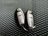 インテリジェントキー&プッシュ式エンジンスターターになります。