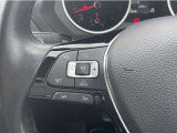 「ACC(アダプティブクルーズコントロール)」による前走車との車間距離を保った自動加減速が働きます。