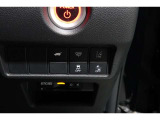 ホンダセンシング搭載!誤発進抑制機能・路外逸脱抑制機能・歩行者事故低減ステアリング・車線維持支援システム・先進車発進お知らせ機能など多彩な先進安全機能でより安全で快適なドライブを支援します。