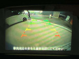 バックカメラ付きで、車両周辺の安全確認も一目できます!小さなお子様や障害物も確認できるので、運転のしやすさだけでなく事故防止にも役立ち安心して駐車出来ます♪