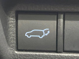 【パワーバックドア】スマートキーや運転席のボタンを押すだけでリアゲートが自動で開閉します!荷物を持っている時や、高い位置にあるバックドアを閉める際に便利な機能です♪