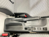 ちょっとした小物を置くのに便利なセンタ-コンソ-ル!!
