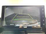 【バックモニター】後ろのカメラの映像をモニターに映し出すことができます!後方の見えない死角や、障害物との距離感をしっかり確認することができます!駐車が苦手な方におすすめです。