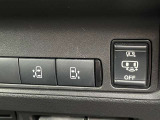 両側オートスライドドア装備!運転席のスイッチやリモンキーでも開閉操作が出来るので便利ですよ!