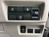 運転席スイッチ部 人気装備の片側オートスライドドア付きで、とっても便利です!!