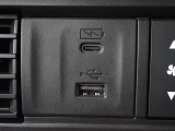 USBをさすことができます!現代的な装備!!