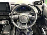 インテリアに合わせたデザインのステアリングは、運転される方のことも考え、運転しやすい形状、大きさです。是非一度、実際に触ってお確かめください。