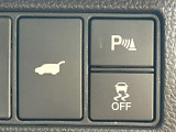 【パワーバックドア】スマートキーや運転席のボタンを押すだけでリアゲートが自動で開閉します!荷物を持っている時や、高い位置にあるバックドアを閉める際に便利な機能です♪