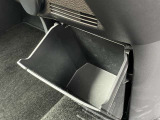 便利な小物入れが付いています。