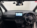見通しの良い運転席回りとなっておりますので安心して運転をして頂けます!窓が大きいので明るく開放的な室内です