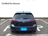 左右にセットされたデュアルマフラーをはじめ「GTI」専用アイテムを装着したエクステリアも魅力のモデルです。