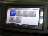 ナビゲーションは純正メモリーナビ(VXM-145C)を装着しております。AM、FM、CDがご使用いただけます。初めて訪れた場所でも安心ですね!