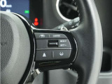 ◆アダプティブクルーズコントロール◆予め設定した車速内でクルマが自動的に加減速。前走車との適切な車間距離を維持しながら追従走行します。【LKAS】車線維持支援システムでステアリング操作を支援。