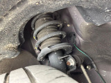 お車を安心してお乗りいただく為には、足回りの定期点検が欠かせません。サービスサポート(有償保証)では無料点検もご提供しており、安心のカーライフをお過ごしいただけるサポート体制が整っています。