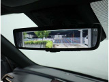デジタルインナーミラー装備!車両後方のカメラの映像をデジタル補正で視認性を向上させてインナーミラー内に表示します♪視界を遮るものがなく、後席に同乗者がいても後方を確認しやすく安心です♪