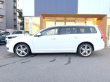 全国のVOLVOからお取り寄せが可能※!遠方の店舗に展示してあるクルマが気になる場合も、最寄りの店舗でご購入ただくことが可能です!是非私たちに要望をお聞かせください!※別途費用