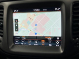 ●純正ナビ:一体感のあるナビは、高級感ある車内を演出してくれます。オーディオ機能も充実しておりますので、運転もより楽しめます♪