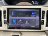 9インチ純正ナビゲーション付き、行きたい所に案内してくれます。Bluetoothで携帯連動での音楽再生、CD、DVDも可能です☆