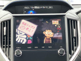 停車中には、お気に入りの番組や映像を楽しめます。長距離移動の際の休憩時間や待ち時間に、リラックスした時間を過ごせます。