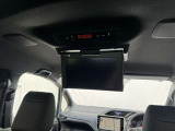 ★フリップダウン式後席モニター★大型の後席モニターでテレビやDVDなどを楽しめます!
