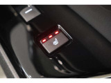 シートヒーターは後部座席にも装備されております!