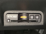 ハンドルの左下にETC2.0がついています。高速道路の料金所の通過も楽々です。 カードの取り出しもしやすい場所についています。