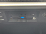 【ETC2.0(DSRC)】ETCカードを挿入すれば料金所はノンストップで通過できます。ETC限定の割引や、高速道路の情報提供サービスを利用できます。