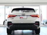 後続車両から長く見られるリヤスタイルも、Audiらしく上品で洗練されたデザインで見る人を惹きつけます。