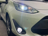 【LEDヘッドライト】悪天候や夜間走行時も良好な視界を確保し安心して運転できる高輝度LEDヘッドライトを装備!点灯速度が早く、消費電力も抑えられています。