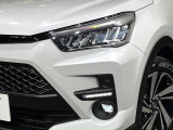 【シーケンシャルターンランプ付きLEDヘッドライト】人気の『流れるウィンカー』付きのLEDヘッドライトを装備♪高級感はもちろん、点灯時は存在感たっぷりで他車からも認識されやすく安心です。