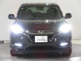 ハロゲンより明るく、より遠くまでさらなる安心感のあるLEDヘッドライトを採用。照射軸の上下方向を自動調整するオートレベリング機構、点灯忘れも防止できるオートライトコントロール機構付きです。